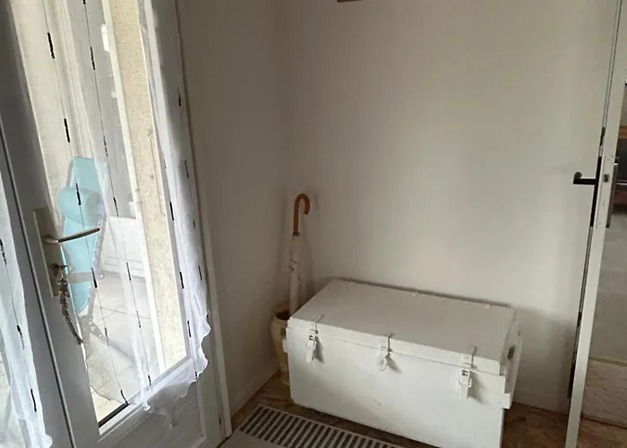 Les Chicoufs Bed & Breakfast Saujon